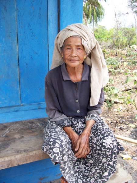 sumatra woman-600.jpg